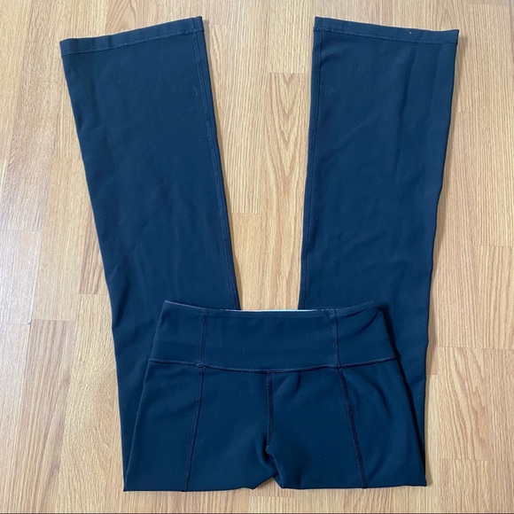 SOLD Lululemon Reversible Groove Pant - Picture 10 of 12